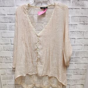 Cream Pleated 3/4 Sleeve Blouse